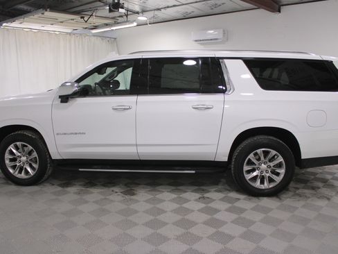 Used 2023 Chevrolet Suburban Premier image 33