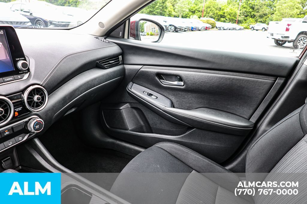 Used 2024 Nissan Sentra SV FWD image 41