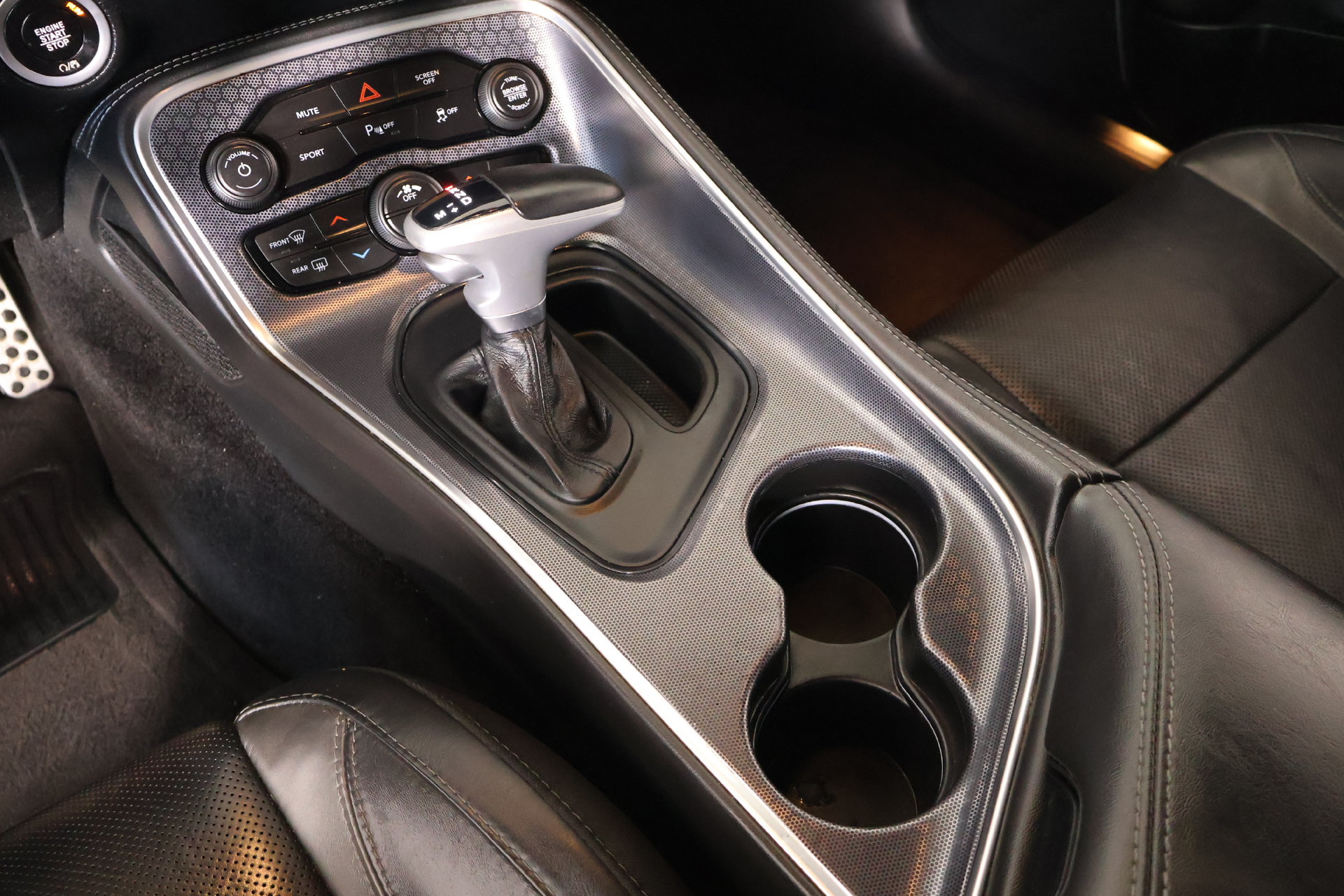 Used 2018 Dodge Challenger SXT Plus RWD image 8