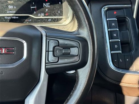 Used 2023 GMC Yukon XL SLT w/ SLT Luxury Package image 25