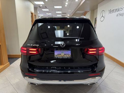 Certified 2025 Mercedes-Benz GLB 250 image 4