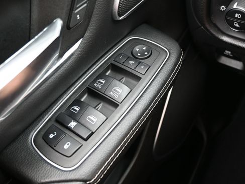 Used 2023 RAM 1500 Laramie AWD/4WD image 25