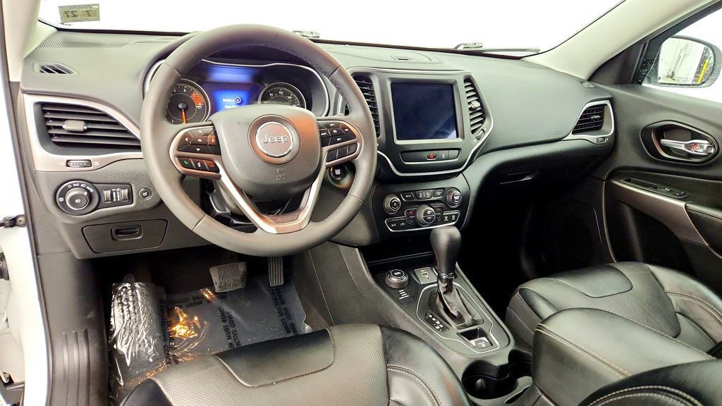 Used 2022 Jeep Cherokee Latitude Lux w/ Sun & Sound Group AWD/4WD image 13