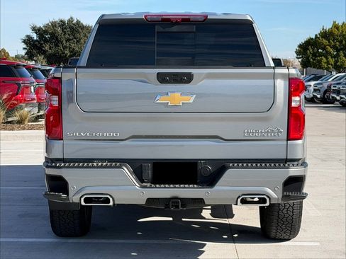 Certified 2025 Chevrolet Silverado 1500 High Country w/ Technology Package image 5
