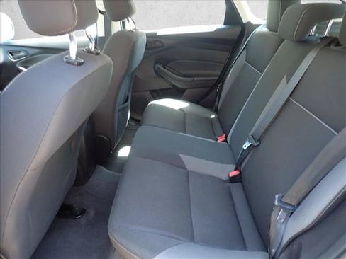 Used 2012 Ford Focus SE FWD image 9