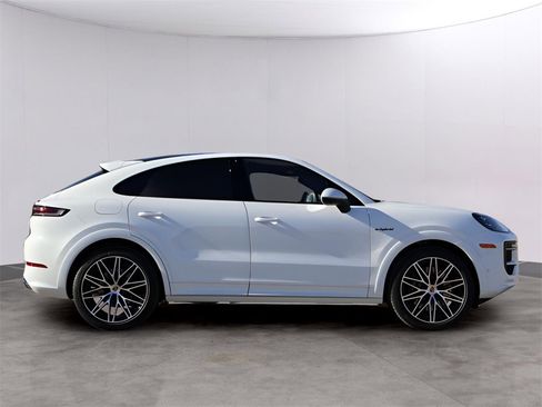 New 2026 Porsche Cayenne E-Hybrid Coupe image 9
