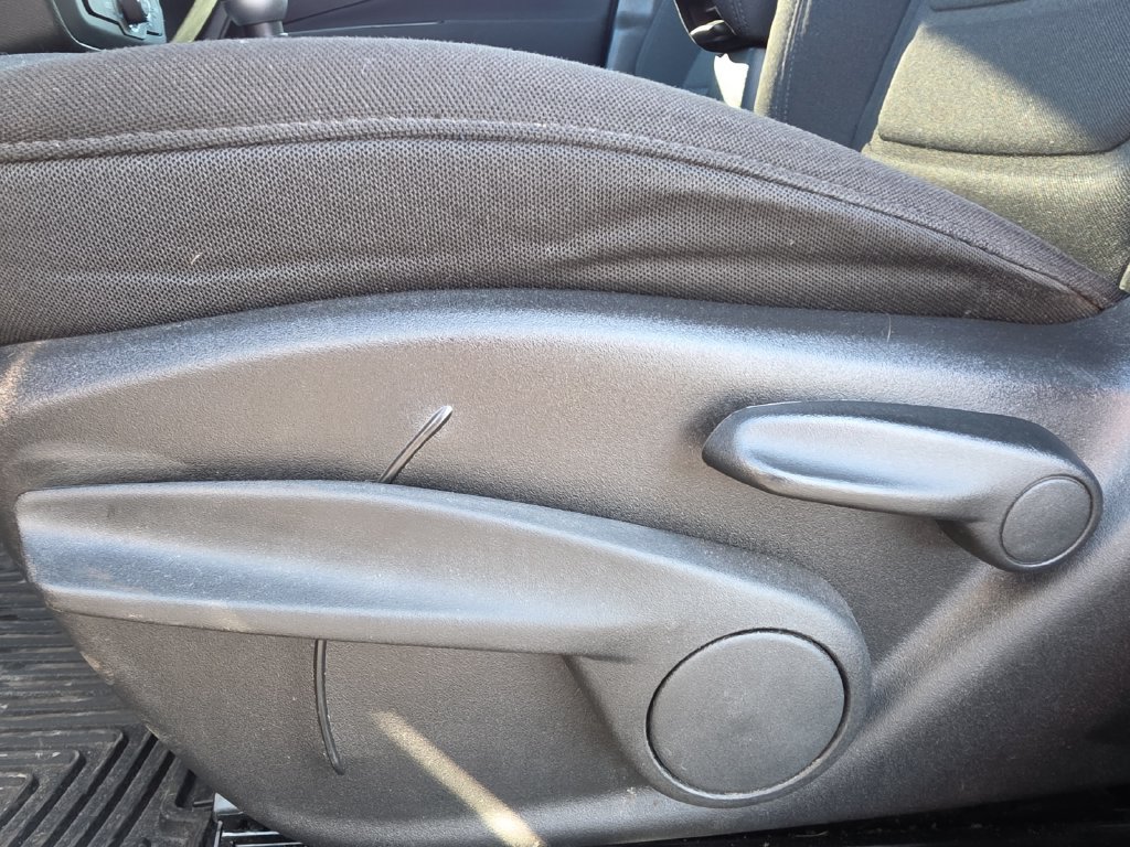 Used 2018 Jeep Renegade Latitude AWD/4WD image 15