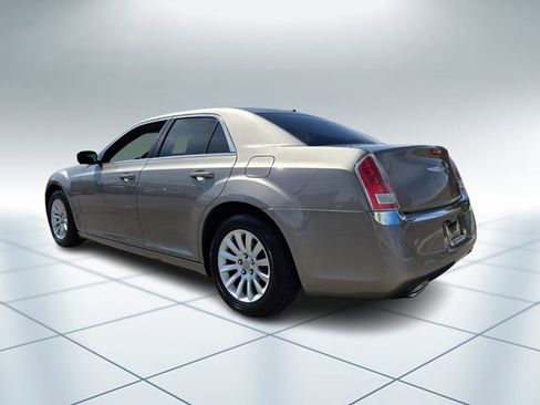 Used 2014 Chrysler 300 image 7