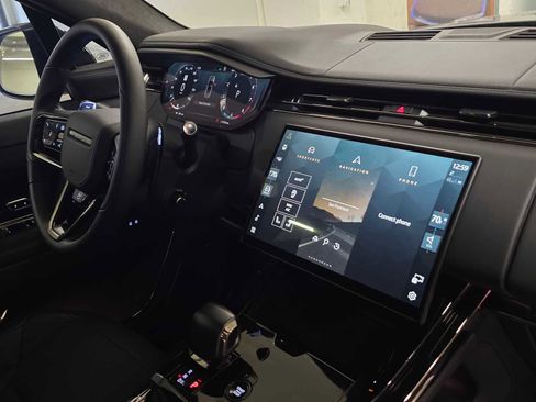 Used 2025 Land Rover Range Rover Sport SV Edition Two image 11