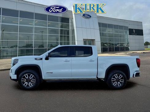 Used 2024 GMC Sierra 1500 AT4 w/ Technology Package image 2