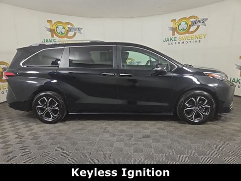 Used 2026 Toyota Sienna Platinum AWD/4WD image 10