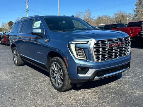 New 2026 GMC Yukon XL Denali w/ Sun & Power Step Package image 4