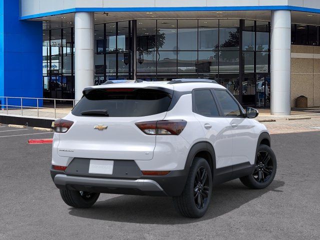 New 2026 Chevrolet TrailBlazer LT w/ Midnight Edition FWD image 4