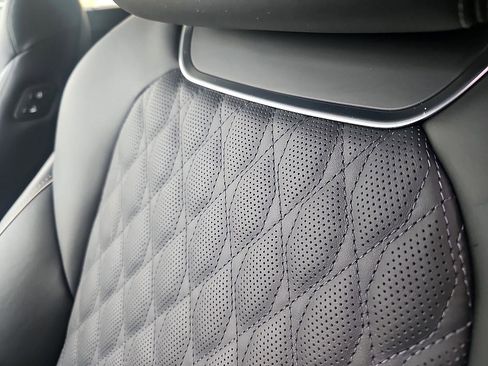 Used 2025 Genesis GV70 3.5T Sport w/ Sport Prestige Package image 19