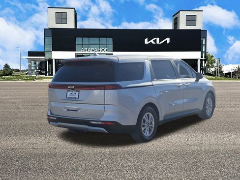 Certified 2023 Kia Carnival LX image 6