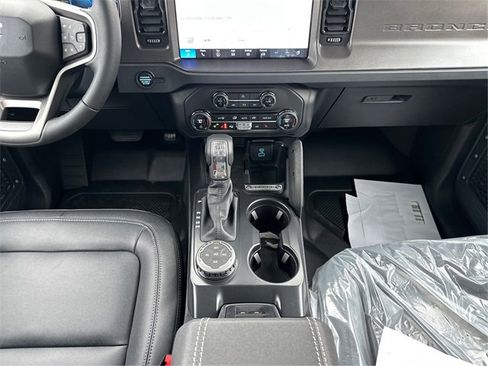 New 2025 Ford Bronco Badlands image 19