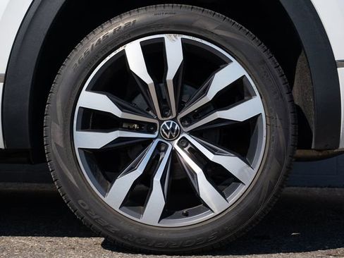 Used 2023 Volkswagen Atlas SEL Premium image 13