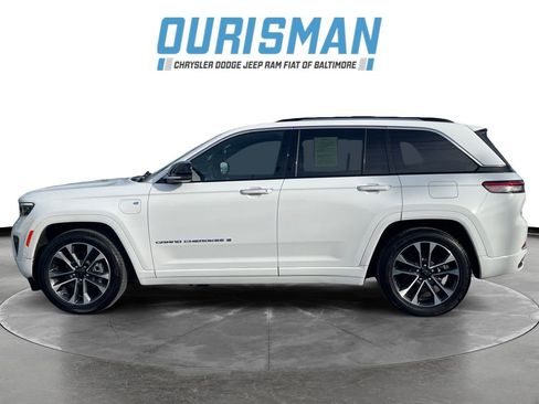 Used 2022 Jeep Grand Cherokee Overland w/ Luxury Tech Group IV image 3