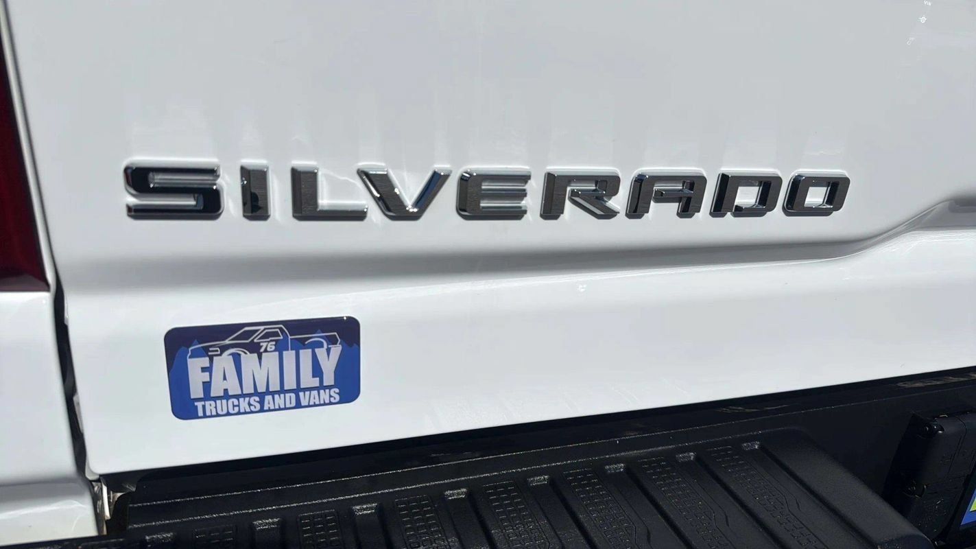 Used 2024 Chevrolet Silverado 2500 LTZ w/ LTZ Premium Package AWD/4WD image 25