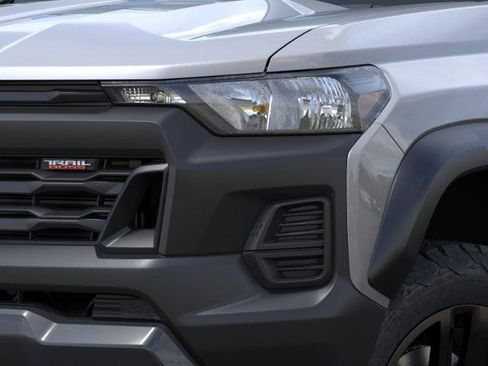 New 2025 Chevrolet Colorado Trail Boss w/ Midnight Edition AWD/4WD image 10