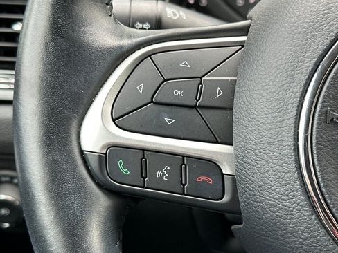 Used 2019 Jeep Compass Latitude AWD/4WD image 27