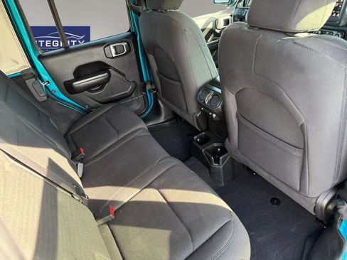 Used 2019 Jeep Wrangler Unlimited Sport S AWD/4WD image 31