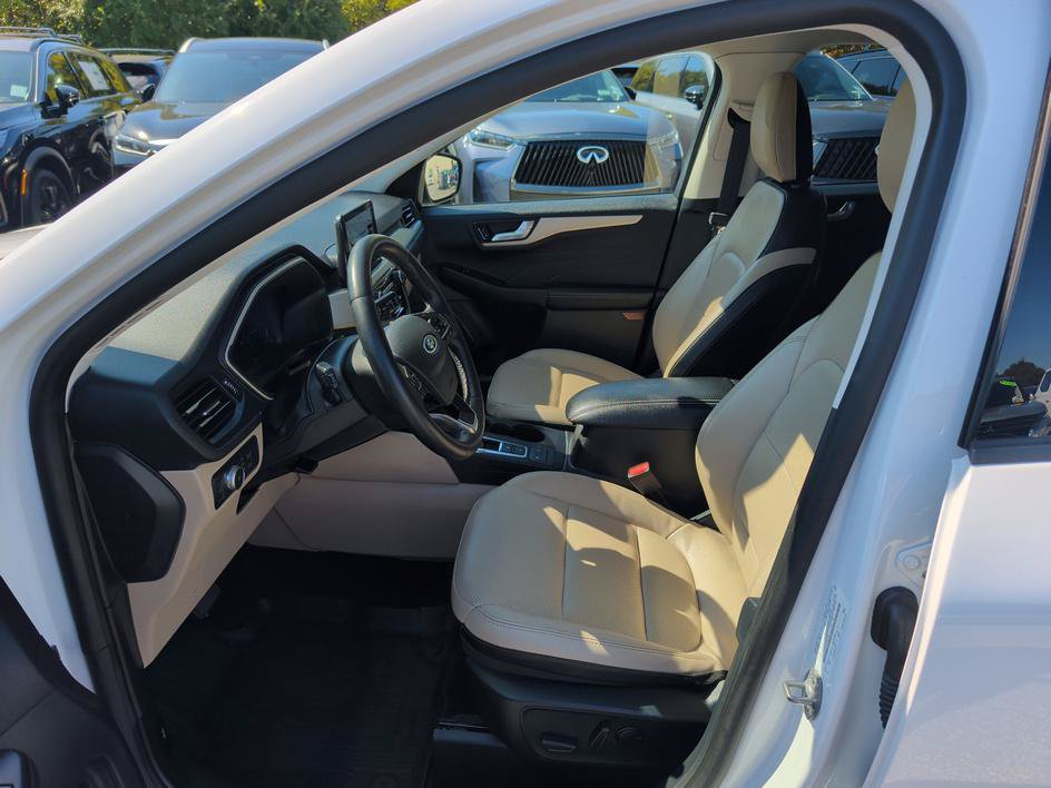 Used 2022 Ford Escape SEL w/ Technology Package FWD image 8