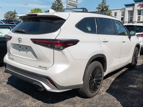 Used 2024 Toyota Highlander XSE AWD/4WD image 6