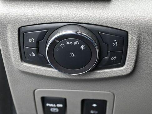 Used 2019 Ford F150 XLT w/ Equipment Group 302A Luxury AWD/4WD image 15