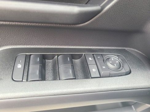 Used 2025 Toyota 4Runner SR5 image 18