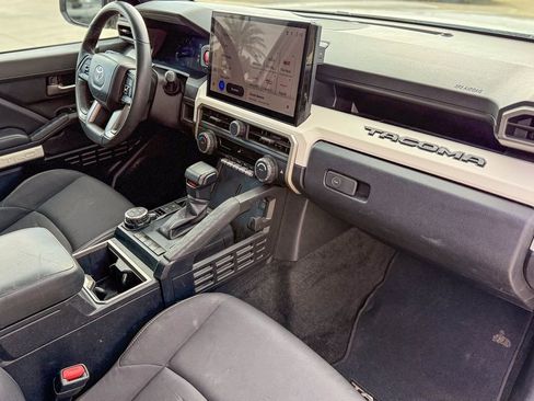 Used 2024 Toyota Tacoma TRD Off-Road AWD/4WD image 9