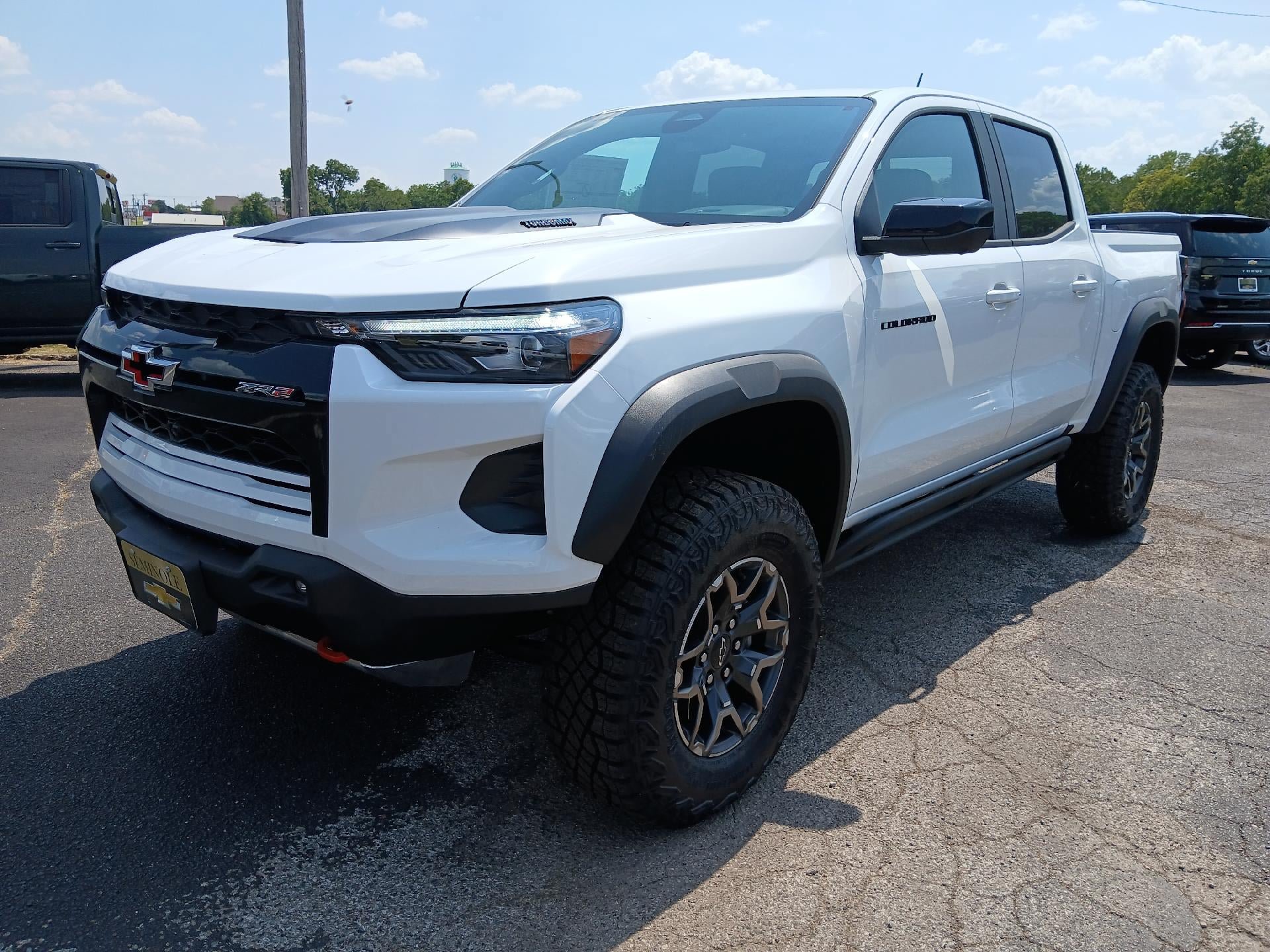 New 2026 Chevrolet Colorado ZR2 w/ Technology Package AWD/4WD image 1
