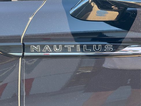 Used 2022 Lincoln Nautilus Black Label w/ Class II Trailer Tow Package image 7