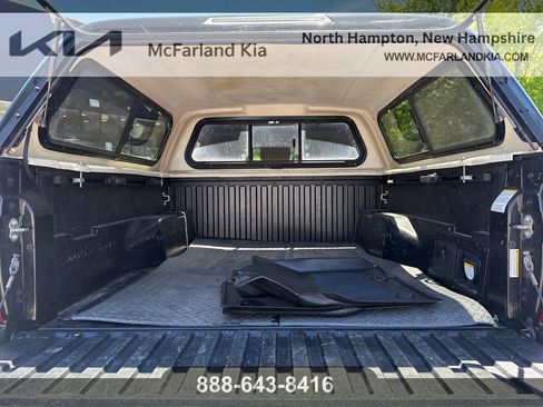 Used 2019 Toyota Tacoma TRD Sport AWD/4WD image 26