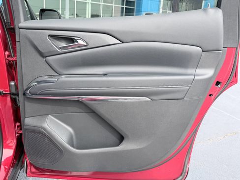 New 2026 Chevrolet Traverse LT FWD image 32