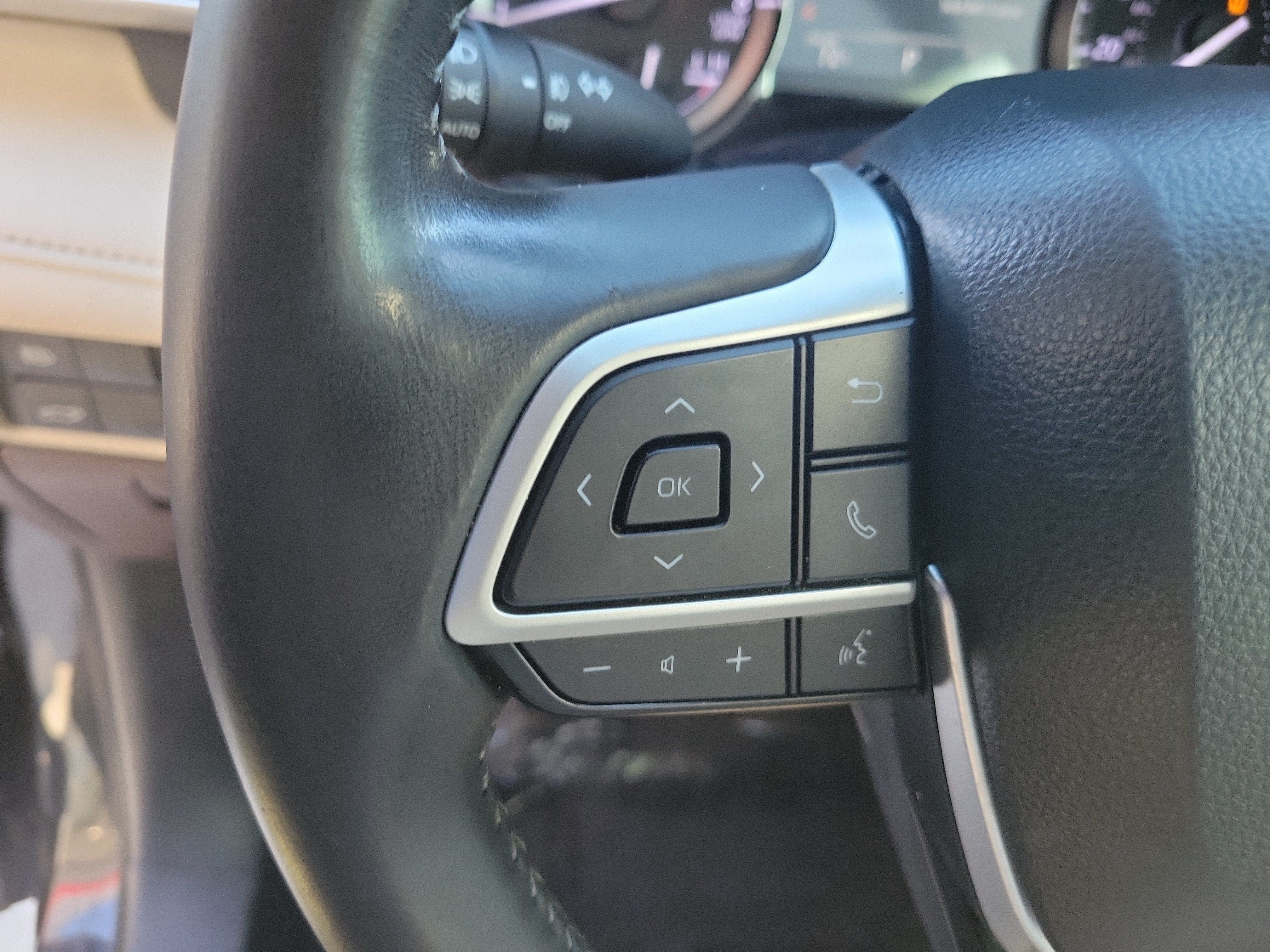 Used 2022 Toyota Highlander XLE FWD image 30