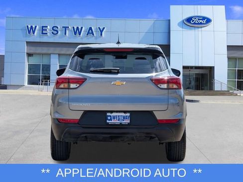 Used 2024 Chevrolet TrailBlazer LS FWD image 4