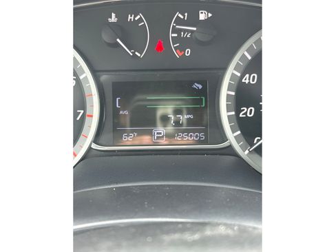 Used 2015 Nissan Sentra SV FWD image 14