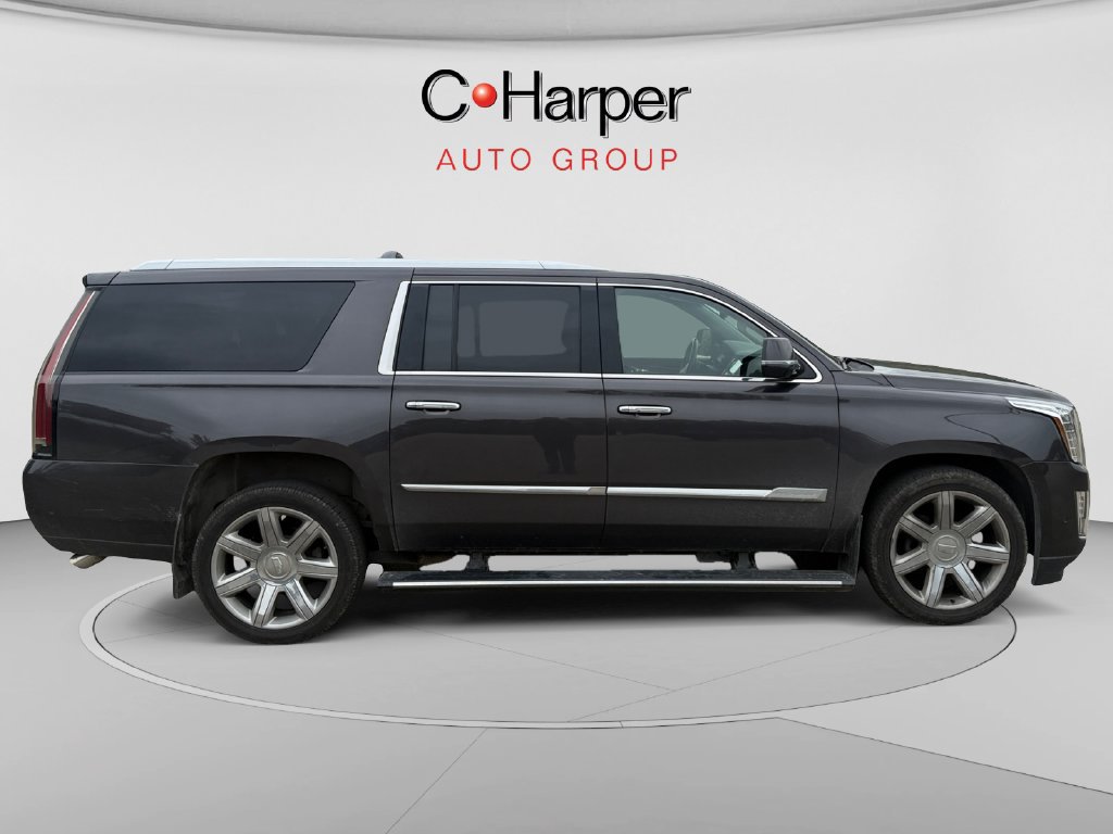 Used 2017 Cadillac Escalade ESV Premium Luxury AWD/4WD image 2