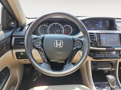 Used 2017 Honda Accord EX-L image 12