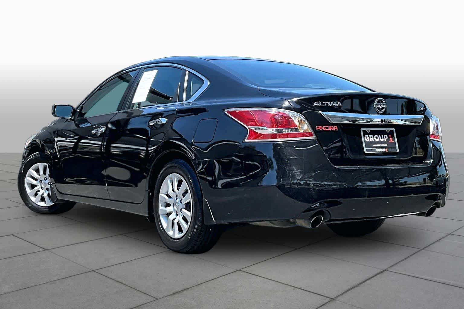 Used 2015 Nissan Altima 2.5 S w/ Power Driver Seat Package FWD image 12