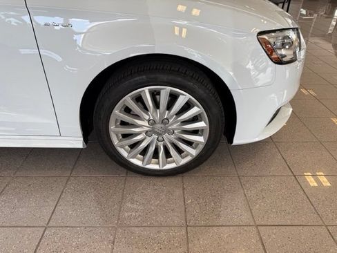 Used 2018 Audi A3 e-tron Premium FWD image 12
