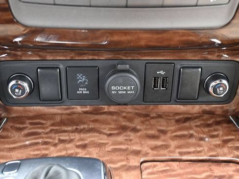 Used 2020 Nissan Armada Platinum w/ Captain's Chairs Package AWD/4WD image 27