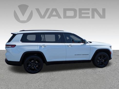 Used 2021 Jeep Grand Cherokee L Laredo RWD image 25