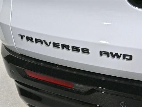 New 2026 Chevrolet Traverse RS w/ LPO, Floor Liner Package image 5