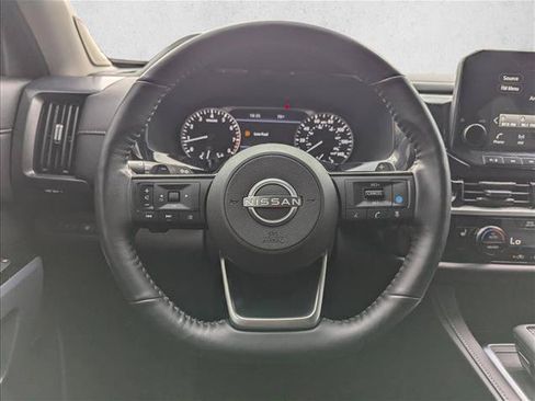 Used 2025 Nissan Pathfinder SL w/ SL Premium Package AWD/4WD image 15