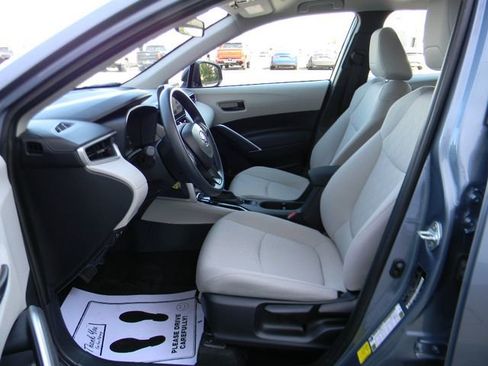Used 2024 Toyota Corolla Cross L AWD/4WD image 17