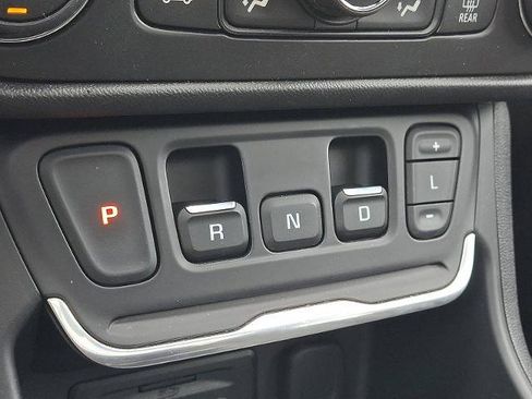 Certified 2020 GMC Terrain SLE w/ Driver Convenience Package image 16