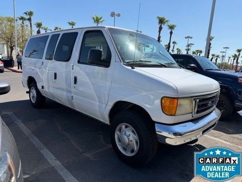 Used 2007 Ford E-150 and Econoline 150 Wagon RWD image 2