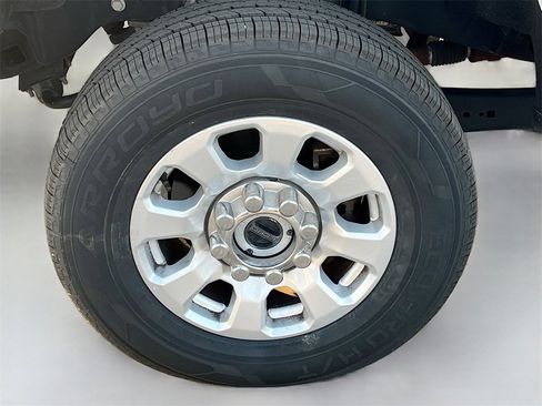 Used 2024 Ford F350 XLT image 28